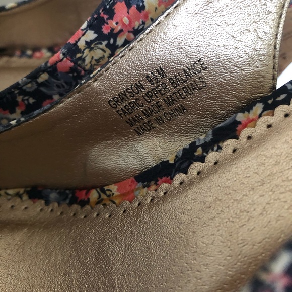 Rampage Navy Floral Platform Heels - Picture 5 of 8